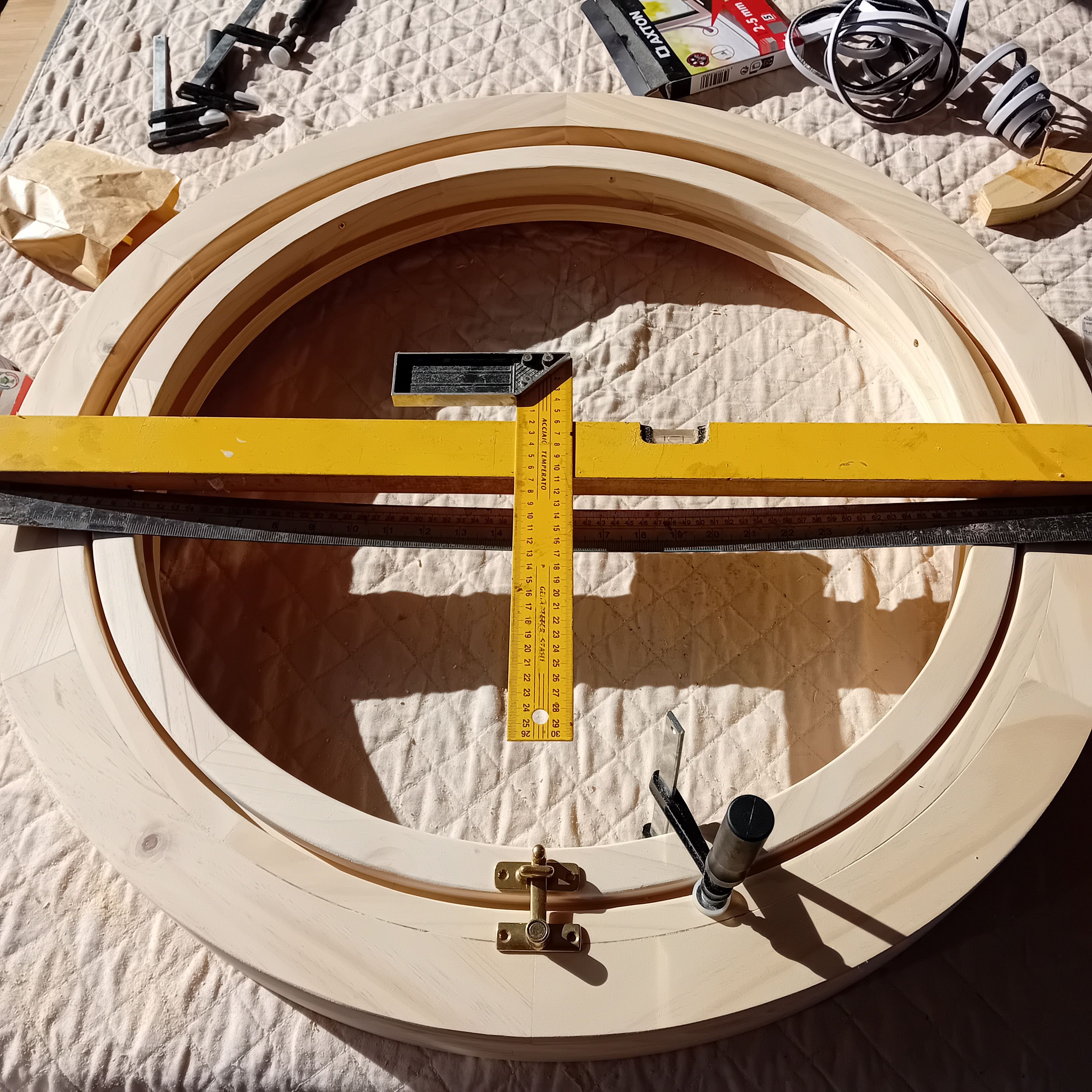 How to finish, reassemble and install your round window